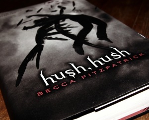 libro.hush hush